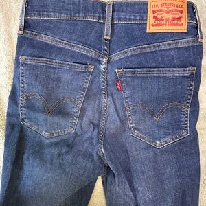 Levi skinny jeans size 26
